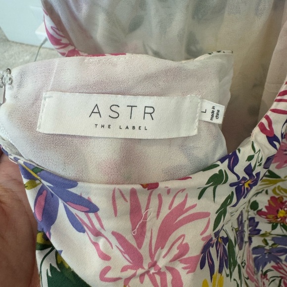 ASTR Floral Puff Sleeve Backless Cutout Mini Dress size large - Picture 5 of 9